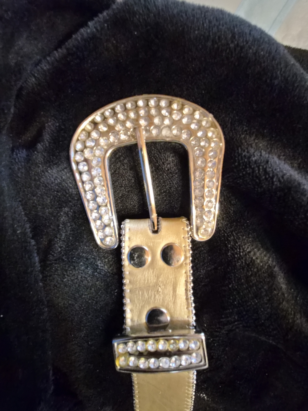 Gold Color Belt - Picture 2 of 4